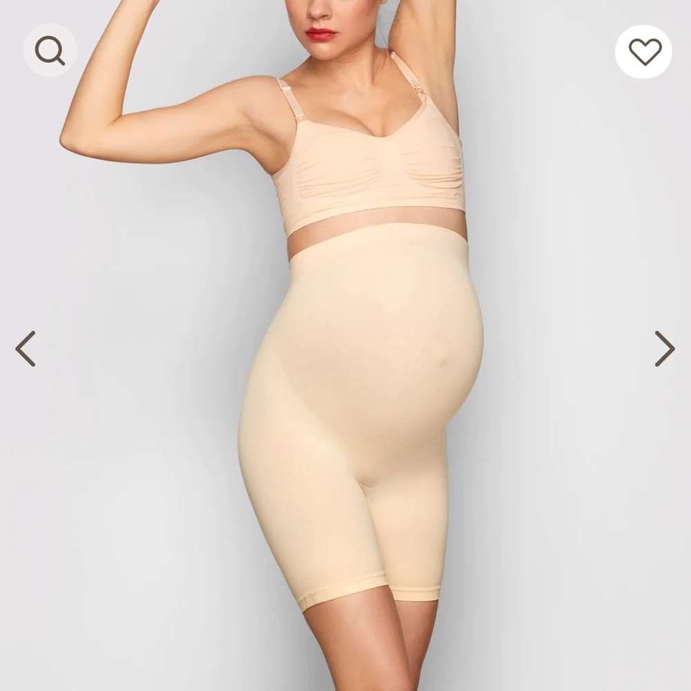 SKIMS Women's Maternity Cream Shorts-L